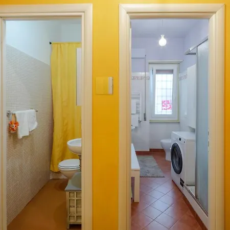 House Of Colours In Marconi, רומא
